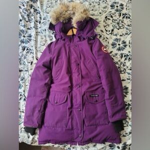 Canada Goose Womens Medium Color Purple